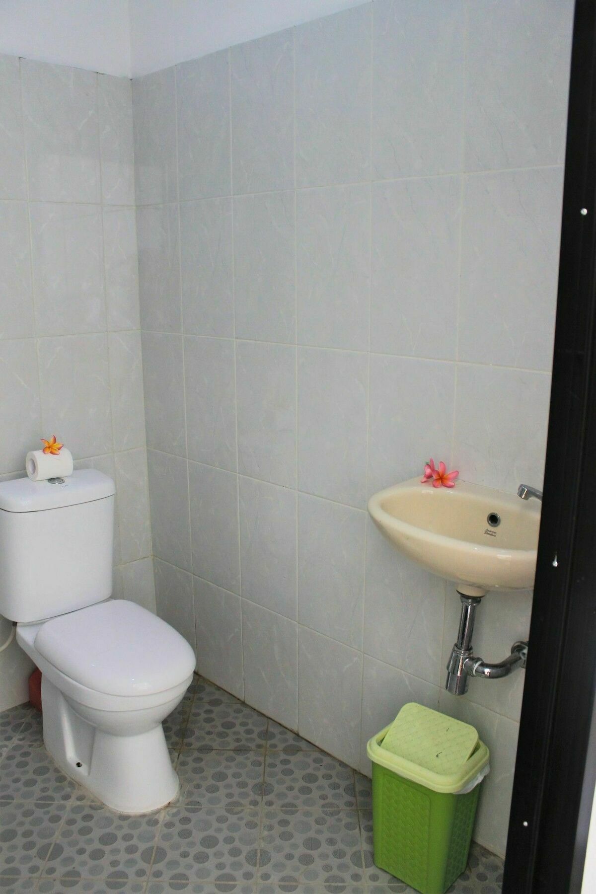 Yuliana Homestay ซานูร์ ภายนอก รูปภาพ