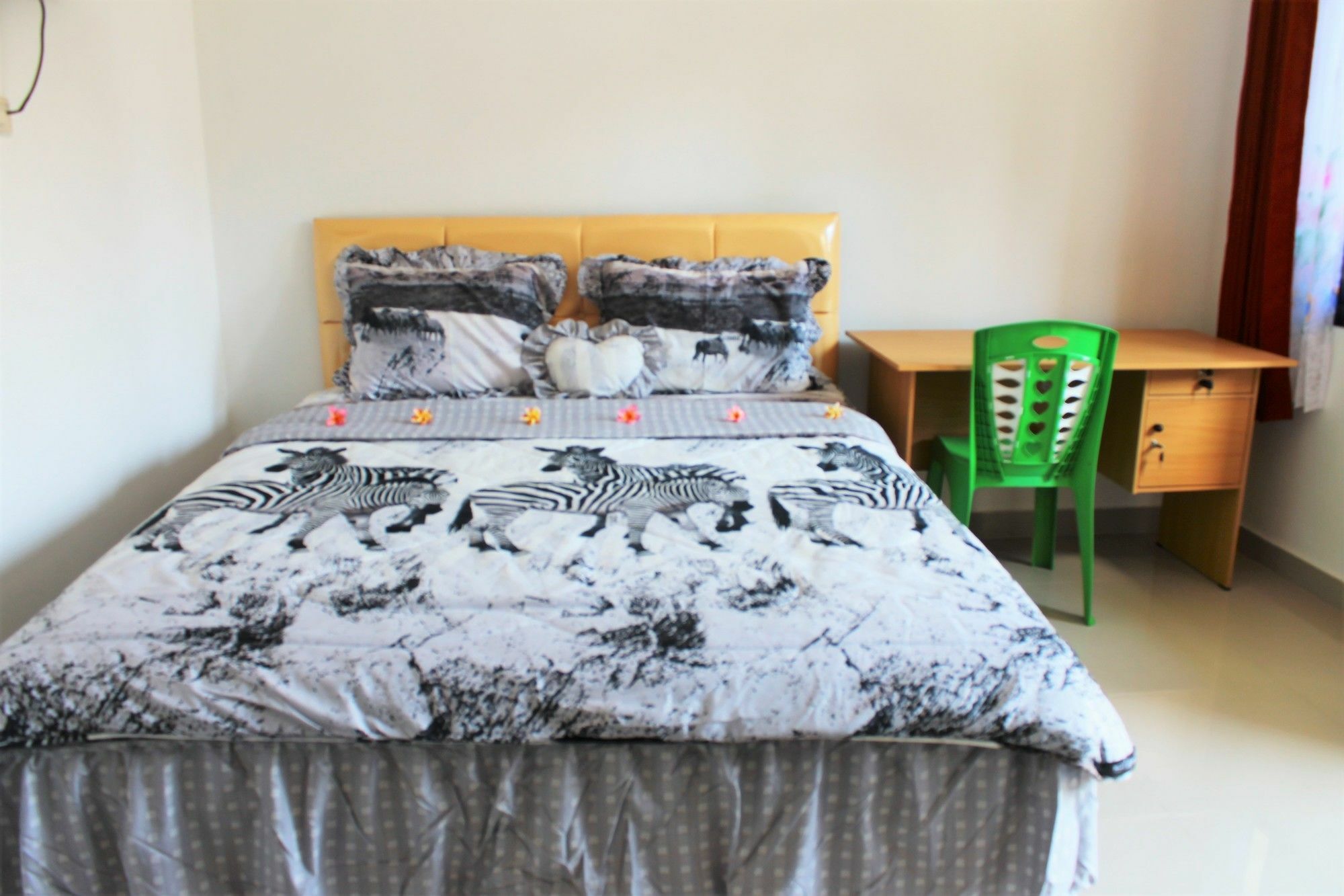 Yuliana Homestay ซานูร์ ภายนอก รูปภาพ