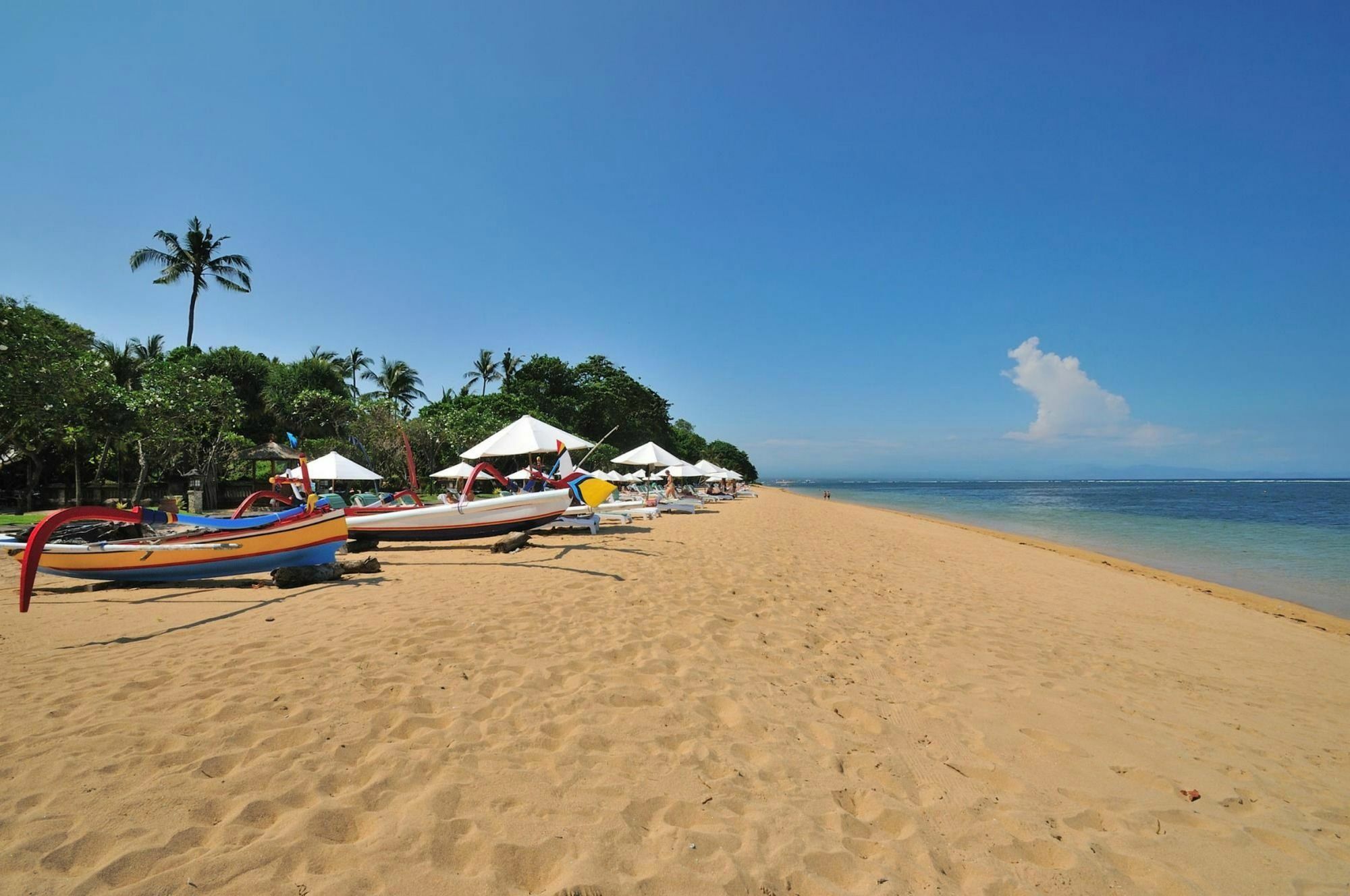 Yuliana Homestay ซานูร์ ภายนอก รูปภาพ