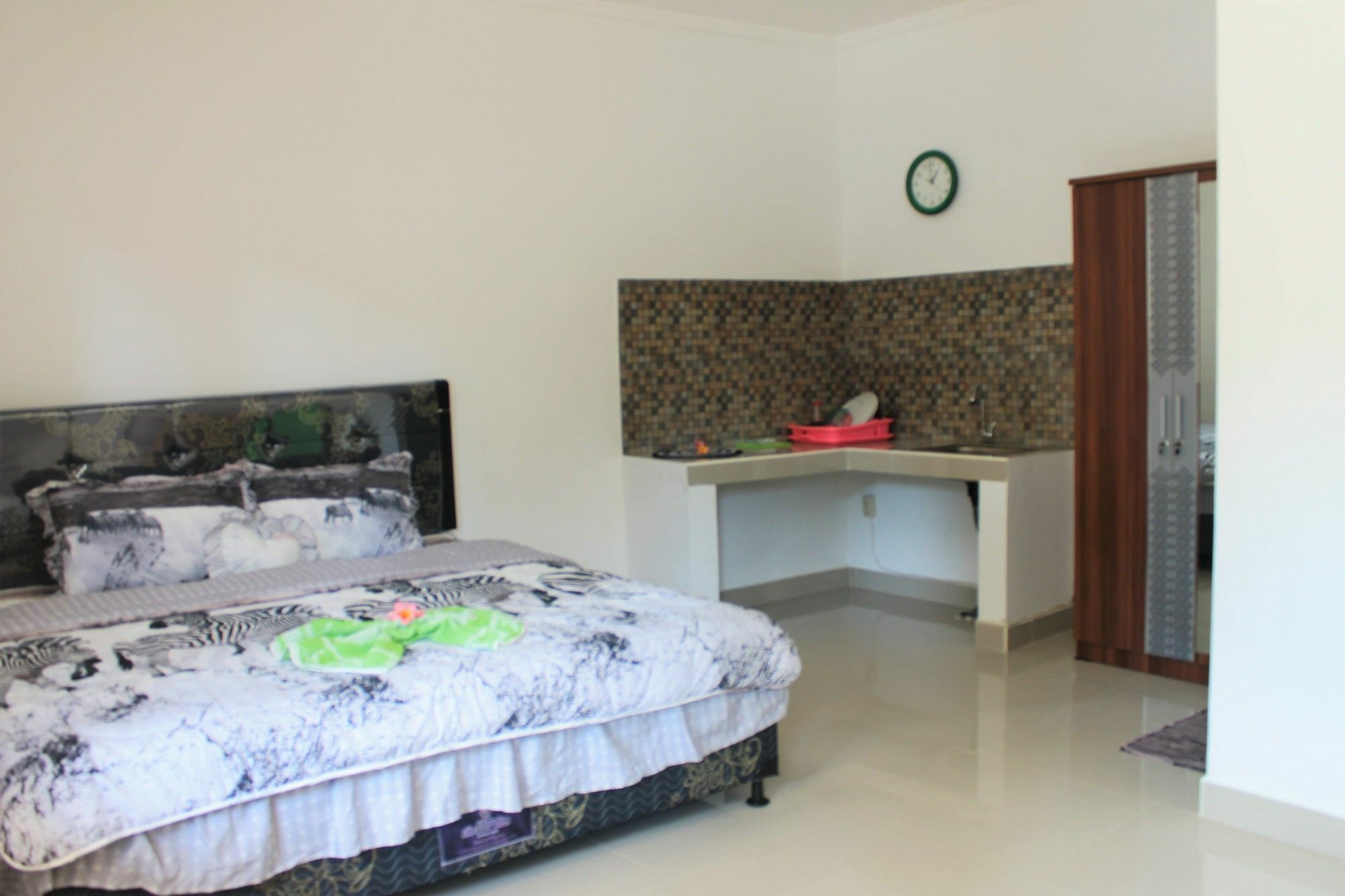 Yuliana Homestay ซานูร์ ภายนอก รูปภาพ