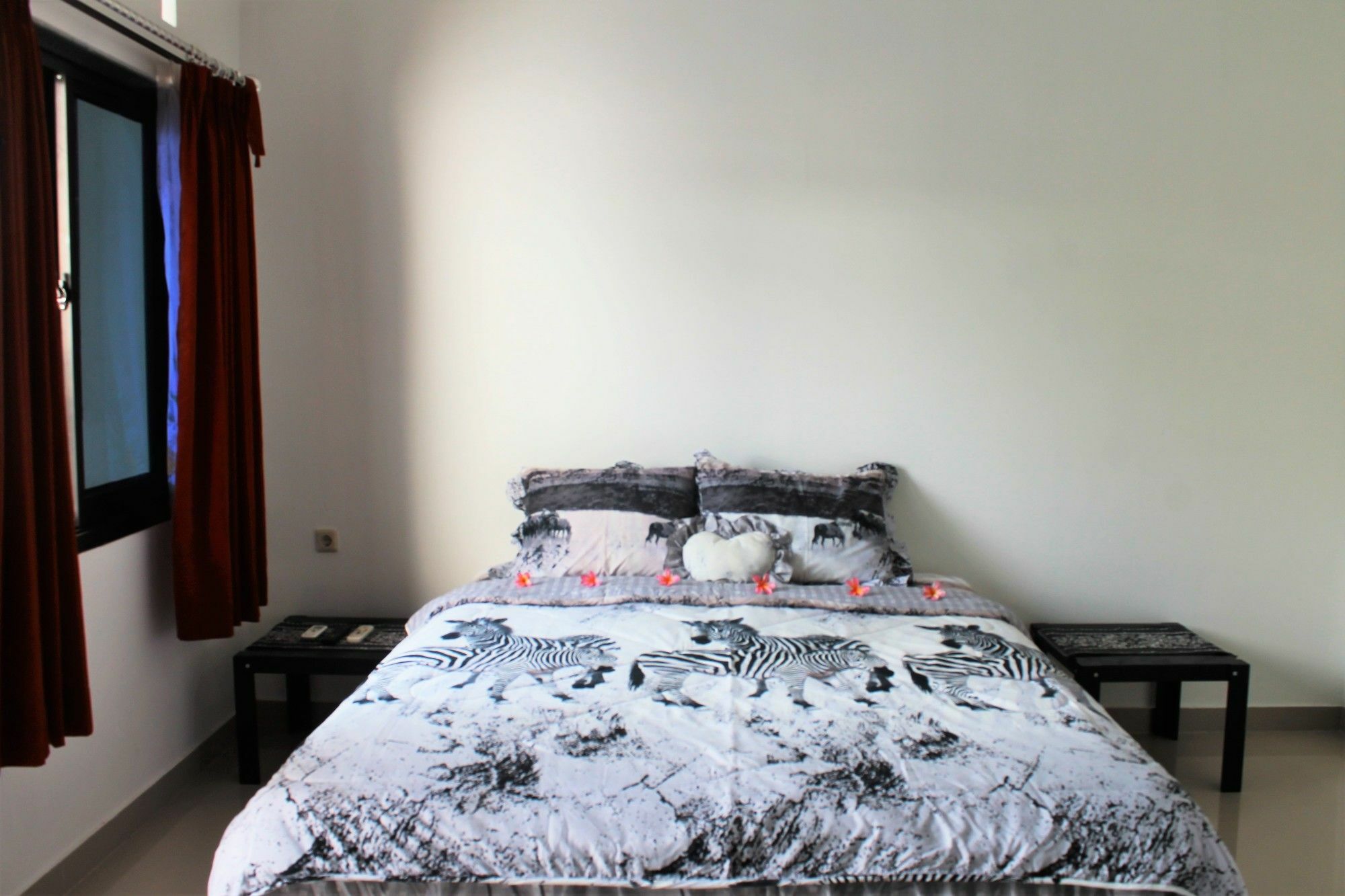Yuliana Homestay ซานูร์ ภายนอก รูปภาพ