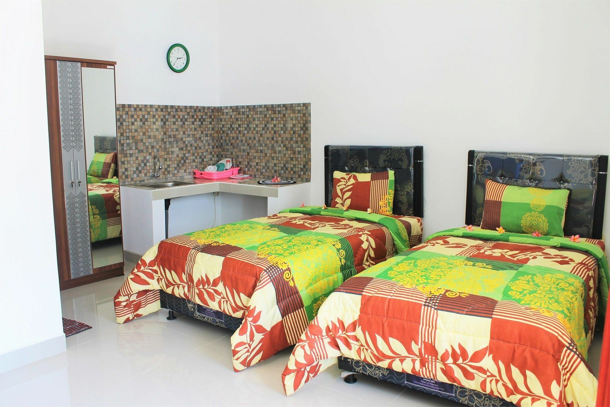 Yuliana Homestay ซานูร์ ภายนอก รูปภาพ