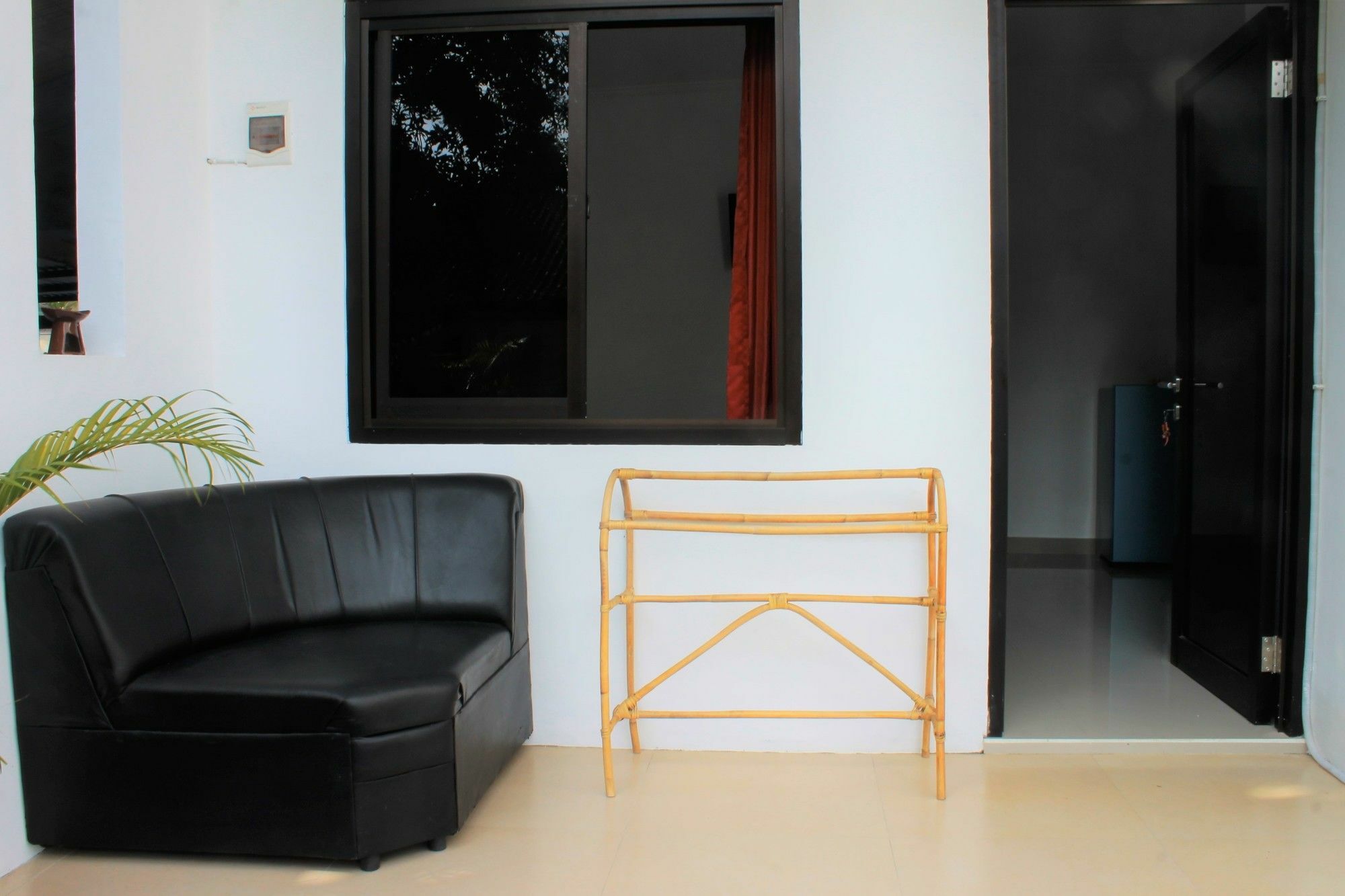Yuliana Homestay ซานูร์ ภายนอก รูปภาพ