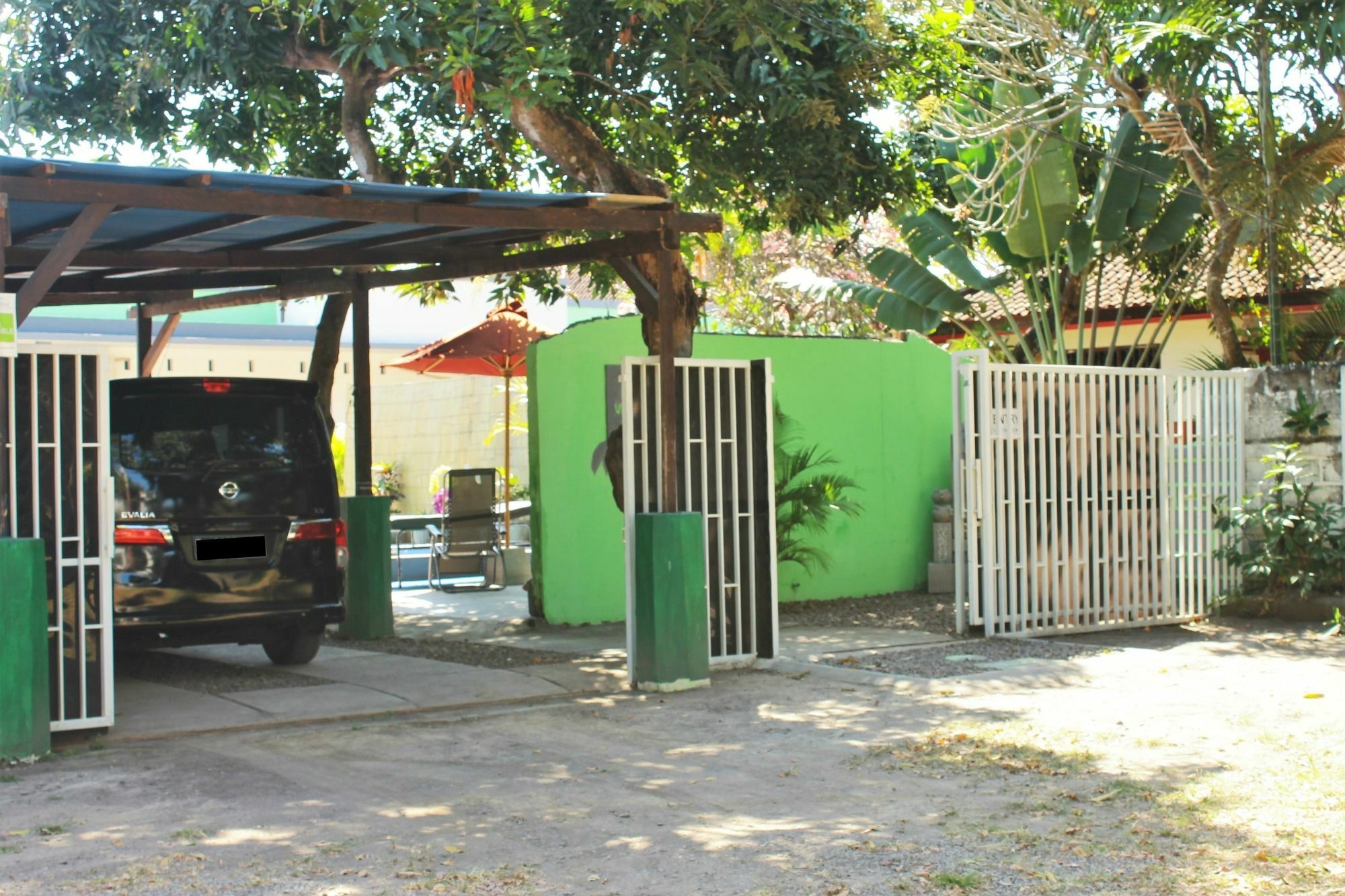 Yuliana Homestay ซานูร์ ภายนอก รูปภาพ