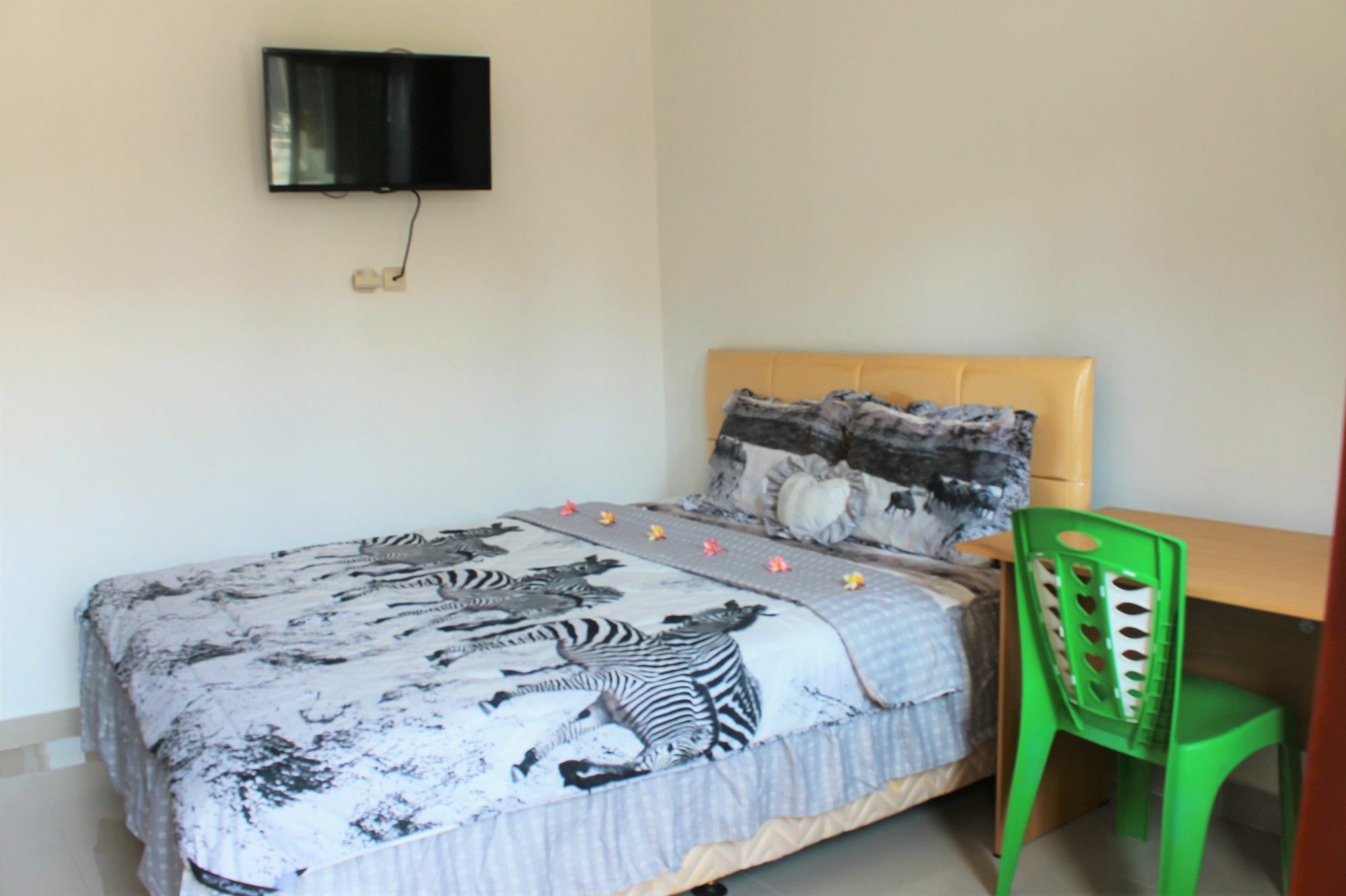 Yuliana Homestay ซานูร์ ภายนอก รูปภาพ