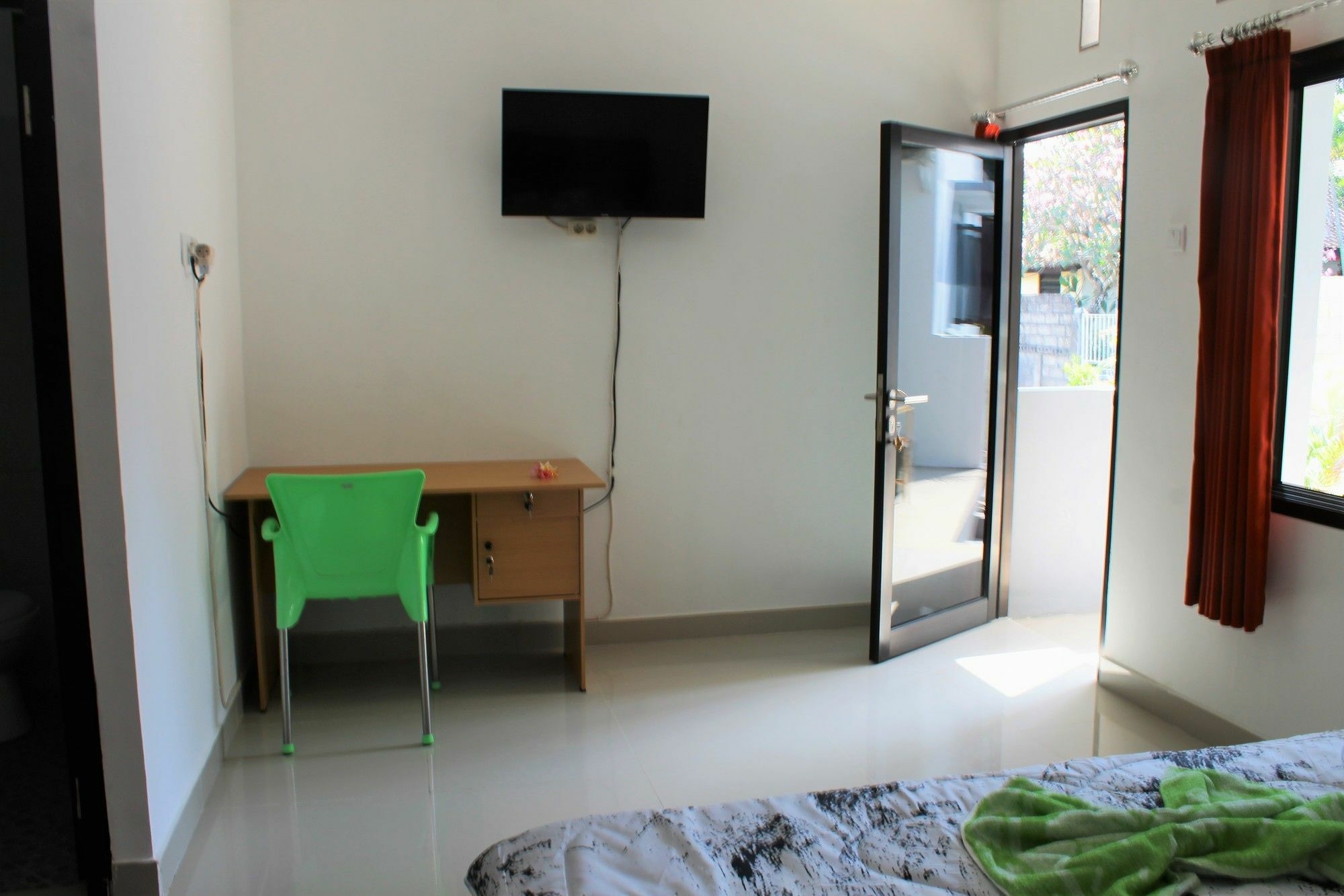 Yuliana Homestay ซานูร์ ภายนอก รูปภาพ