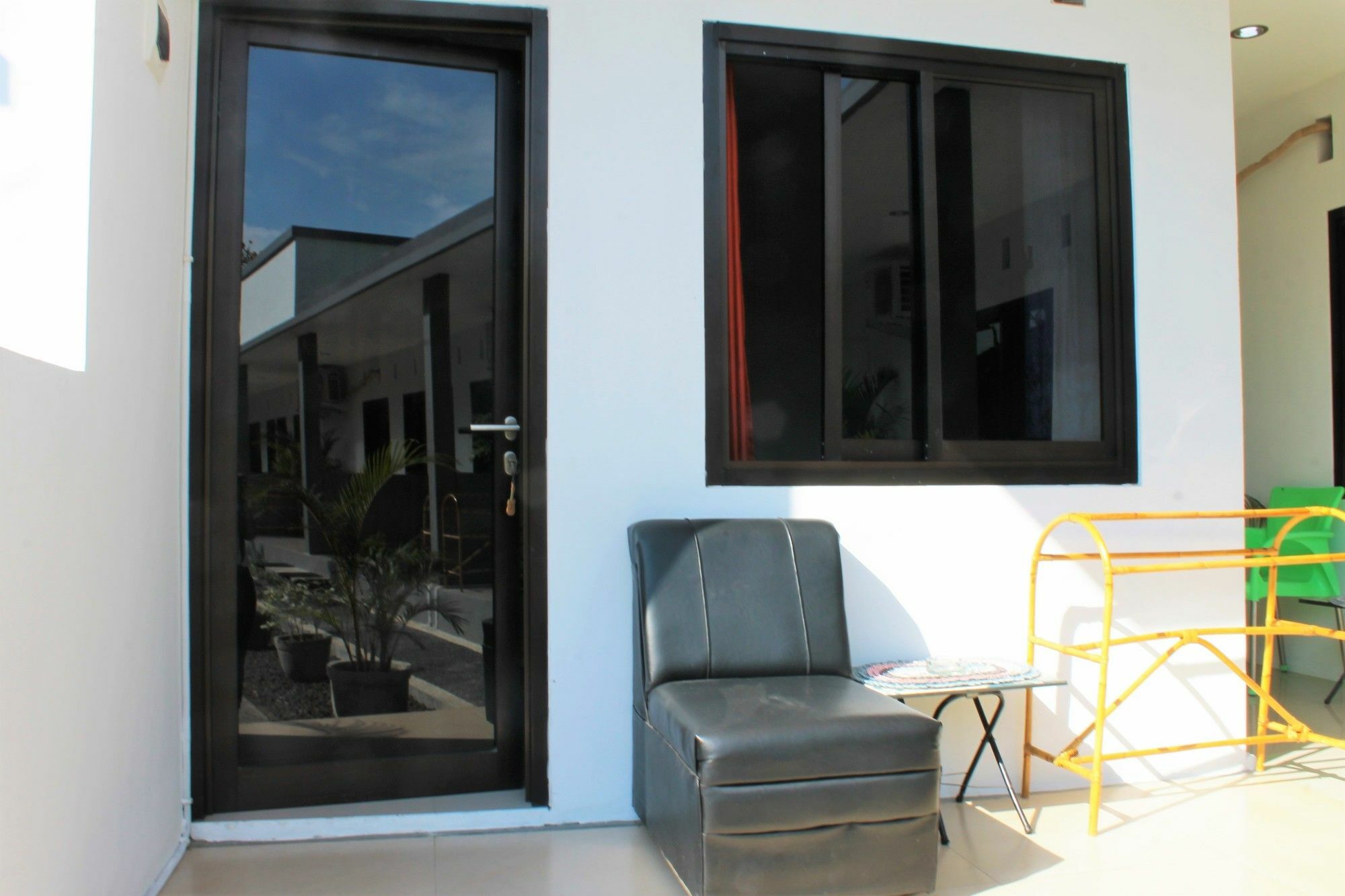 Yuliana Homestay ซานูร์ ภายนอก รูปภาพ